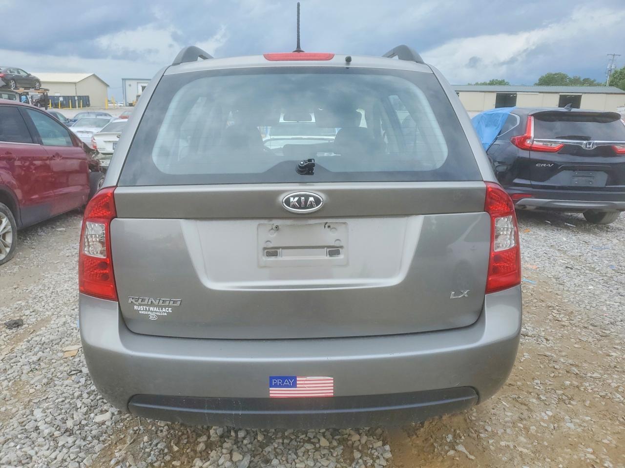Kia Rondo Base