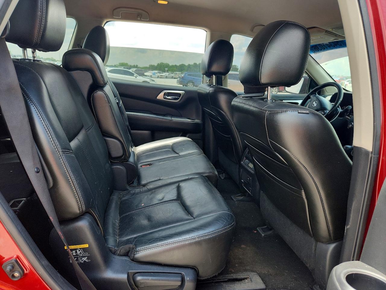 Nissan Pathfinder S