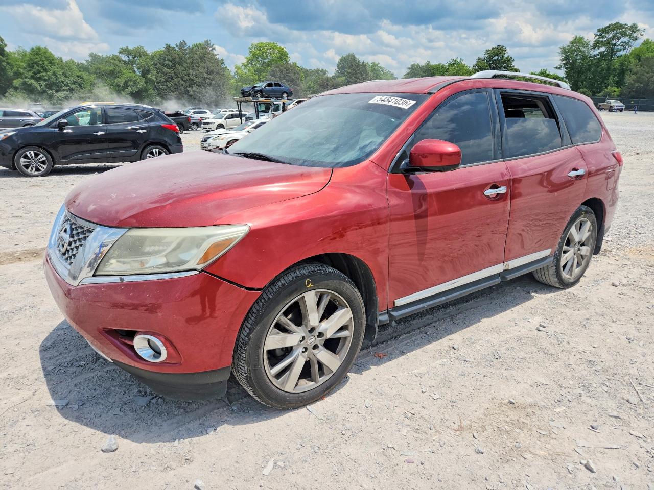 Salvage Nissan Pathfinder Image