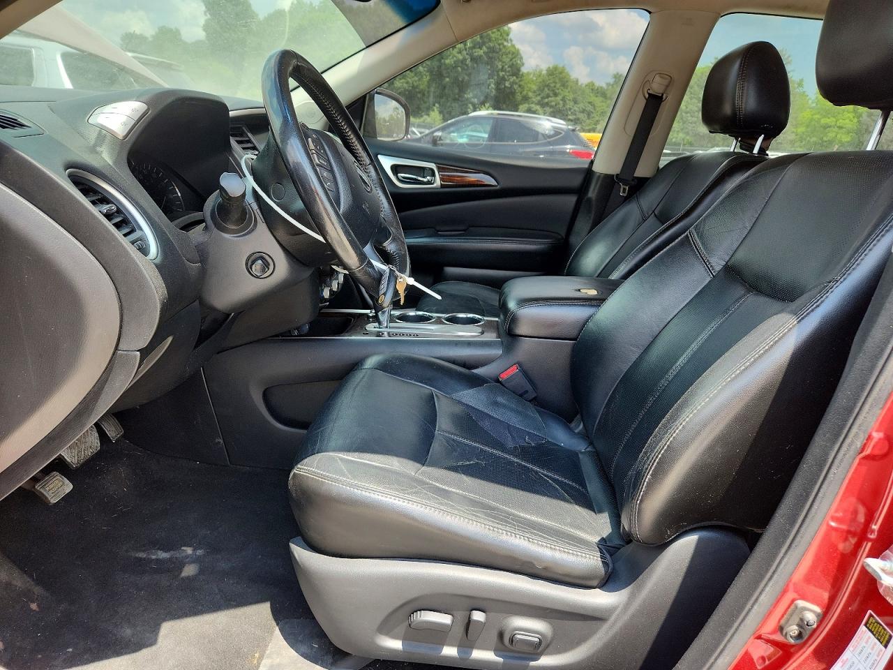 Nissan Pathfinder S