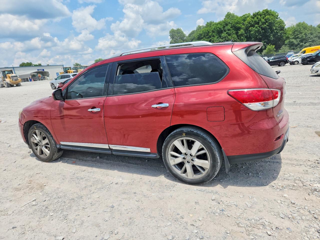 Nissan Pathfinder S