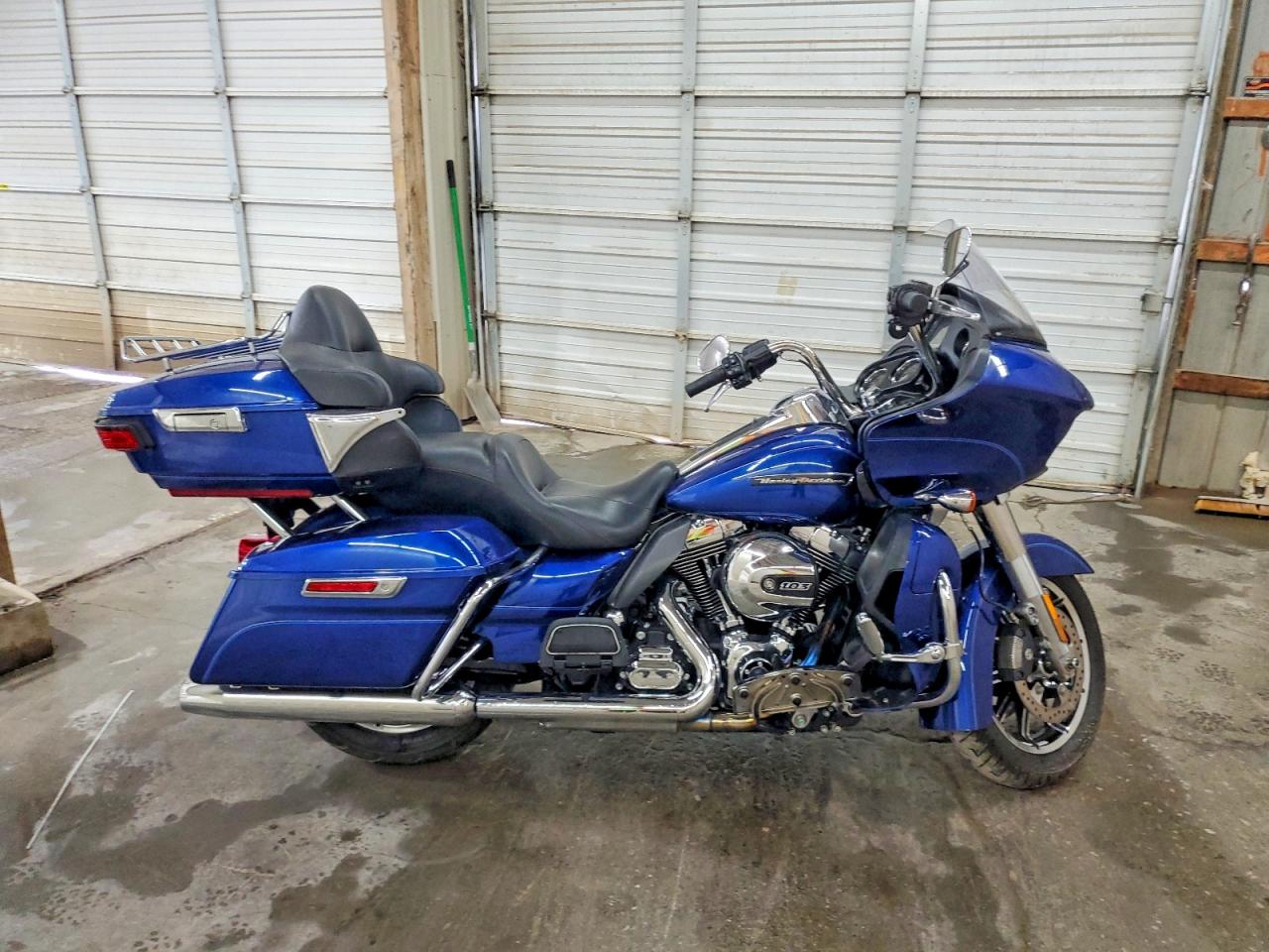 Salvage Harley-Davidson Fl Image