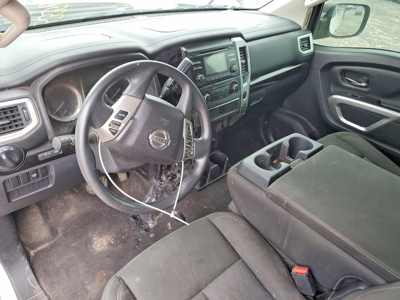 Nissan Titan Sv