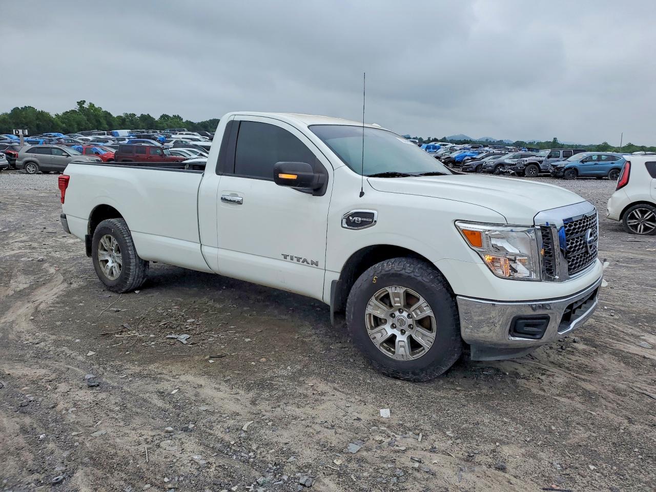 Nissan Titan Sv