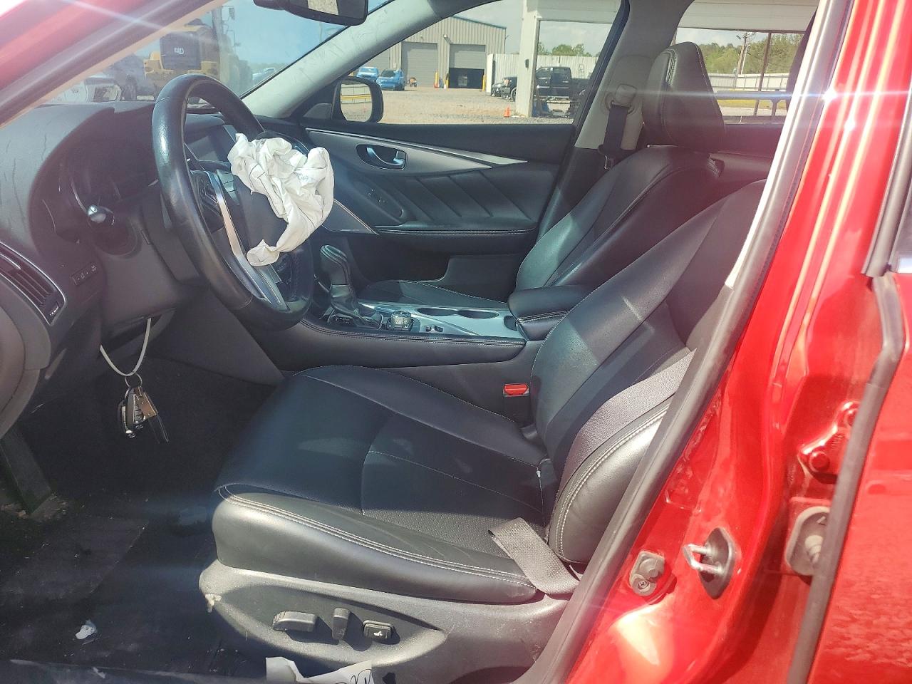 INFINITI Q50 Luxe