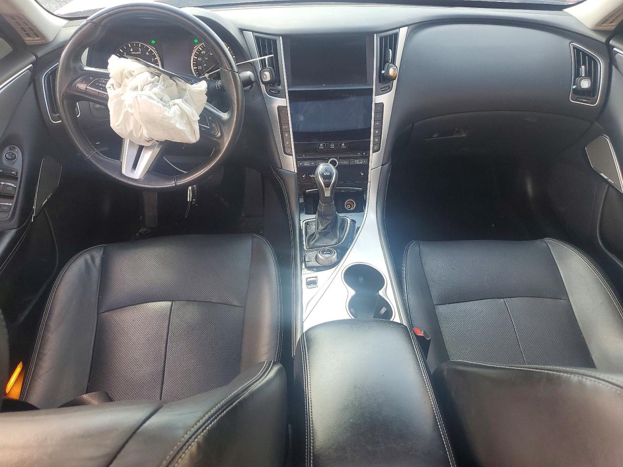 INFINITI Q50 Luxe