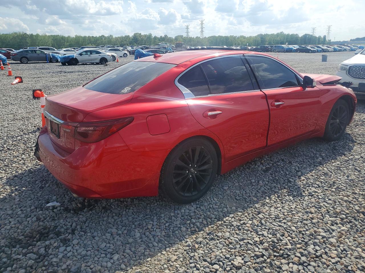 INFINITI Q50 Luxe