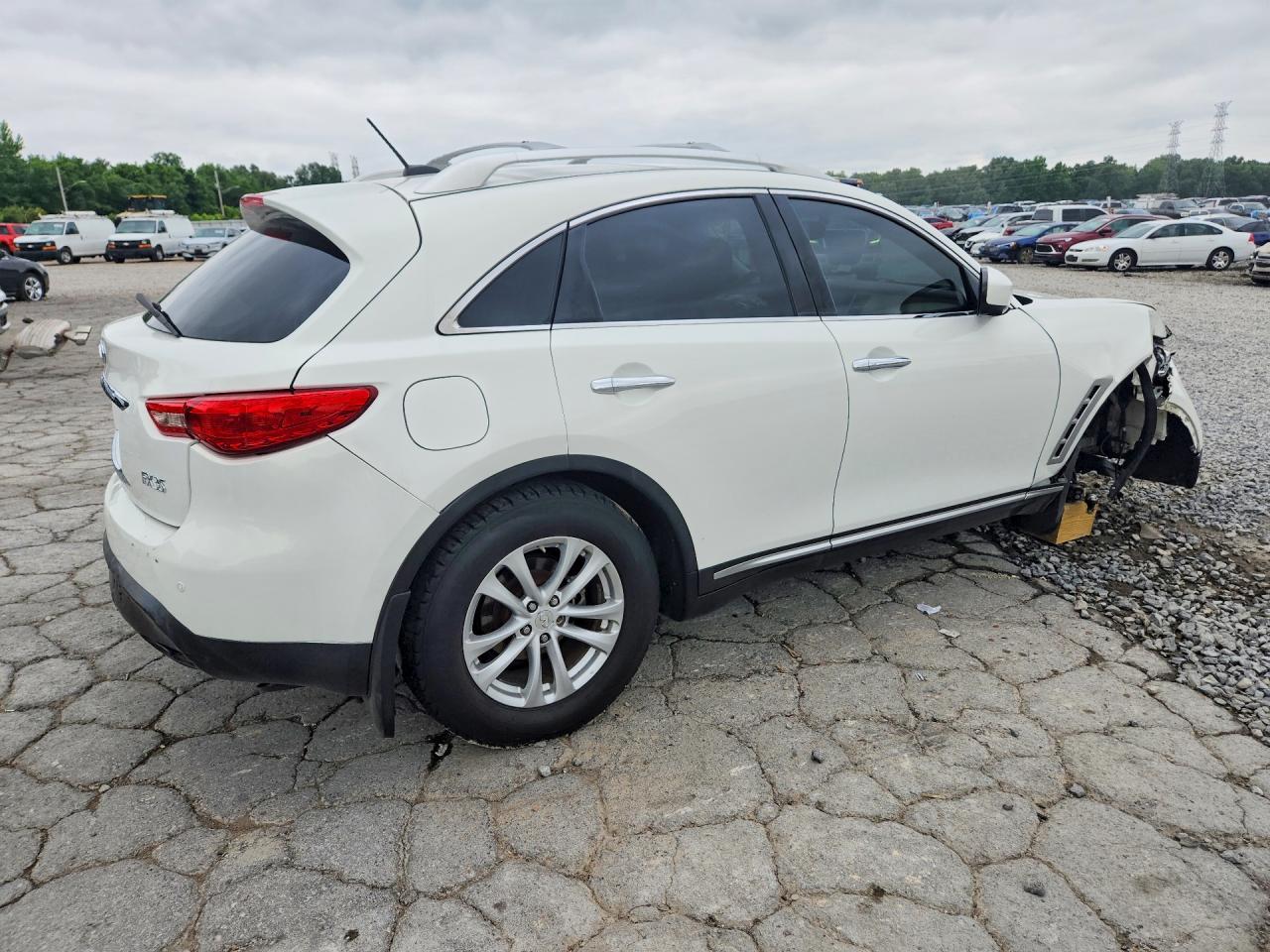 INFINITI Fx Base