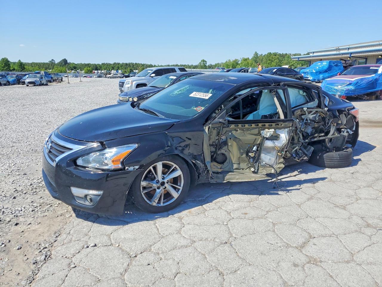 Salvage Nissan Altima Image
