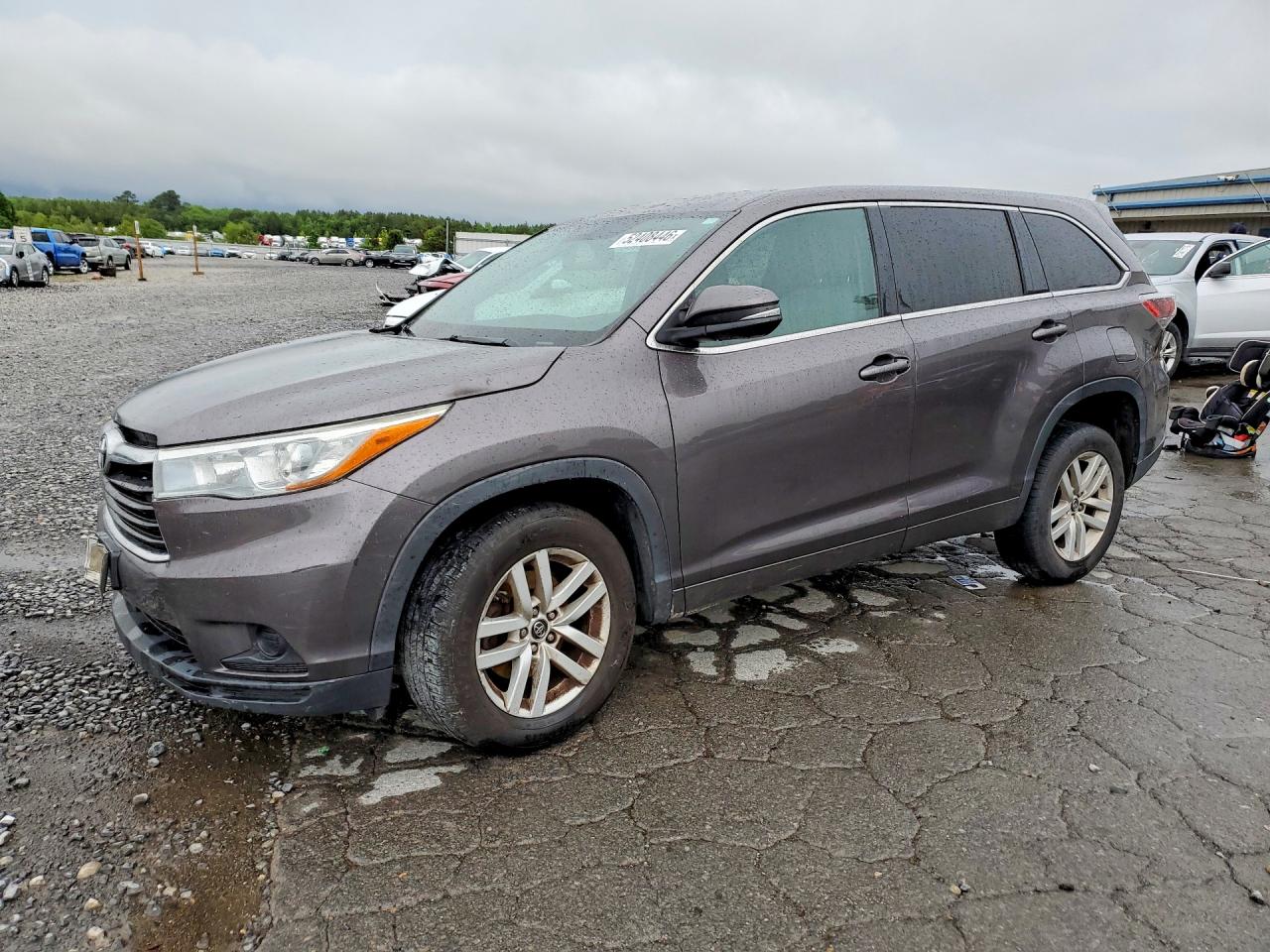 Salvage Toyota Highlander Image