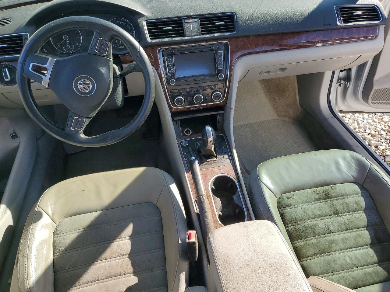 Volkswagen Passat Sel