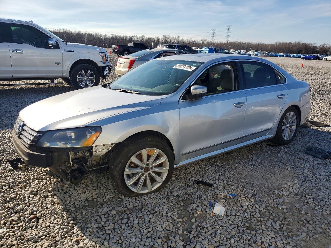 Salvage Volkswagen Passat Image