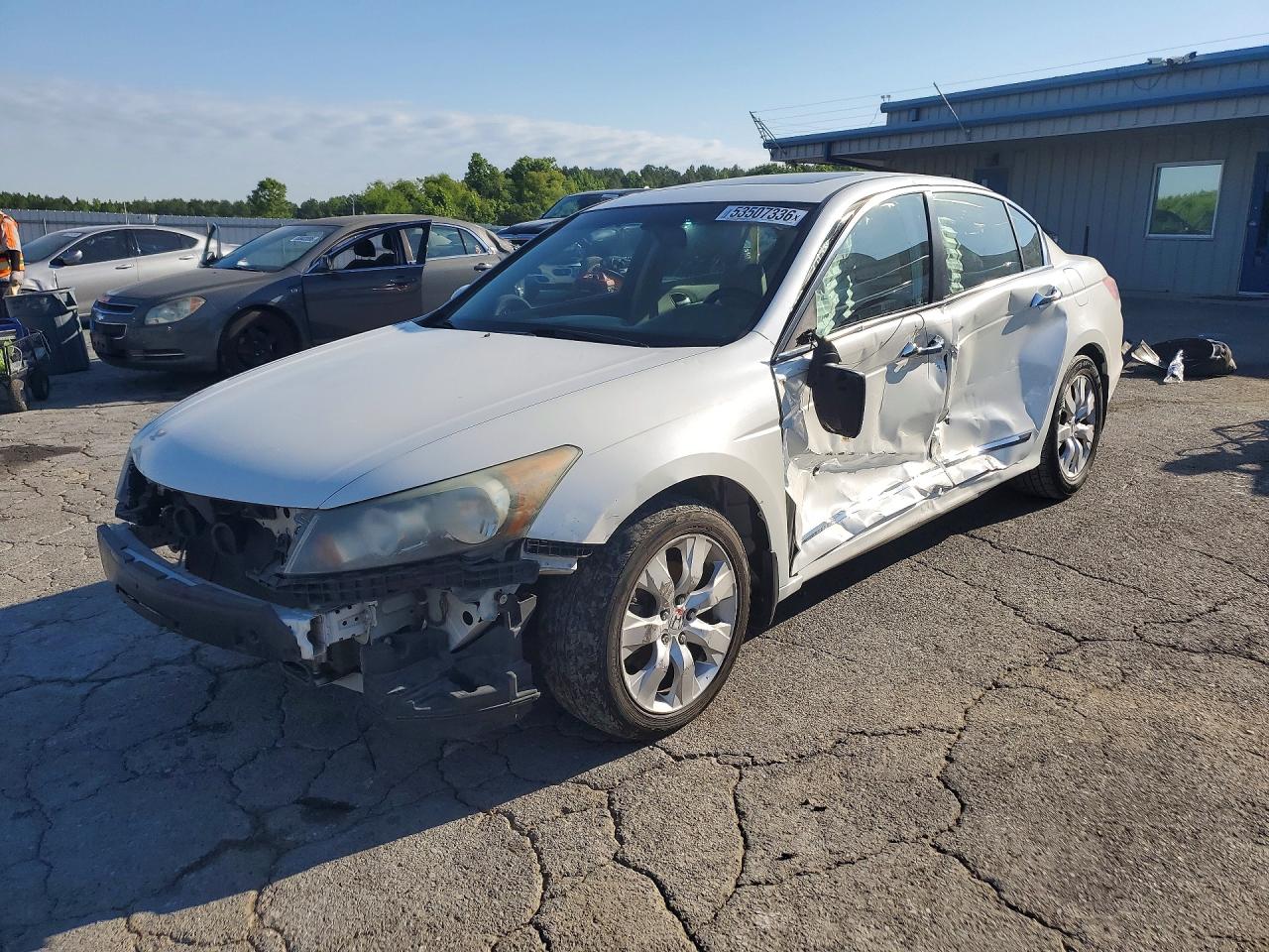 Salvage Honda Accord Image