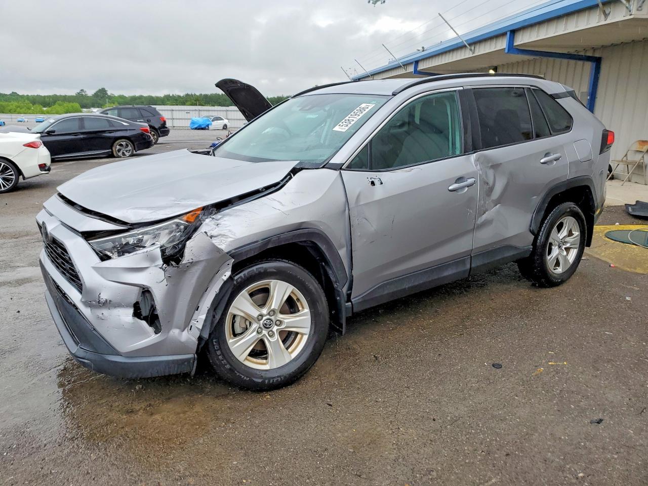 Salvage Toyota RAV4 Image