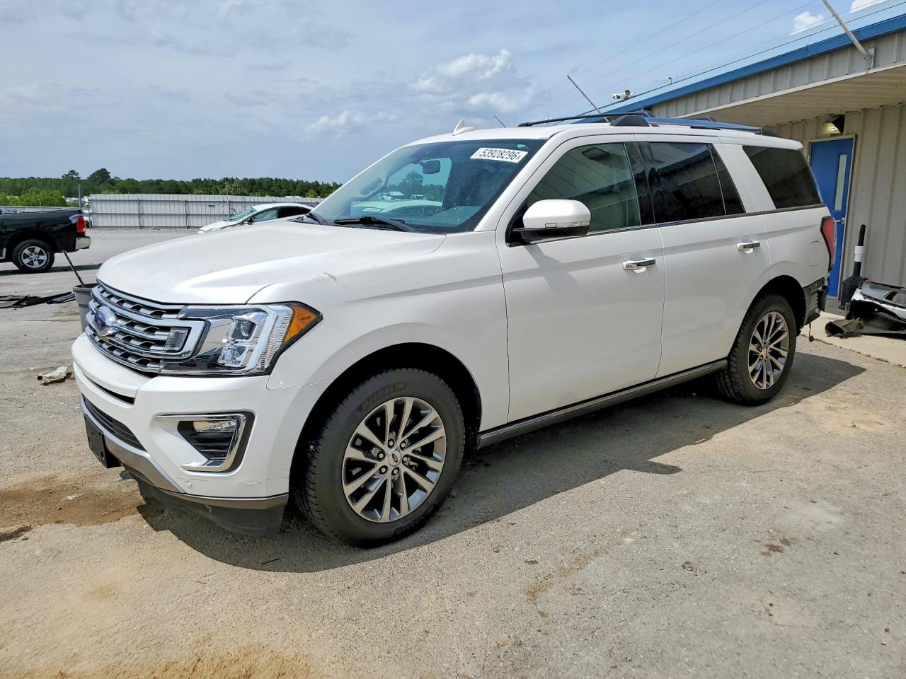 Salvage Ford Expedition Image