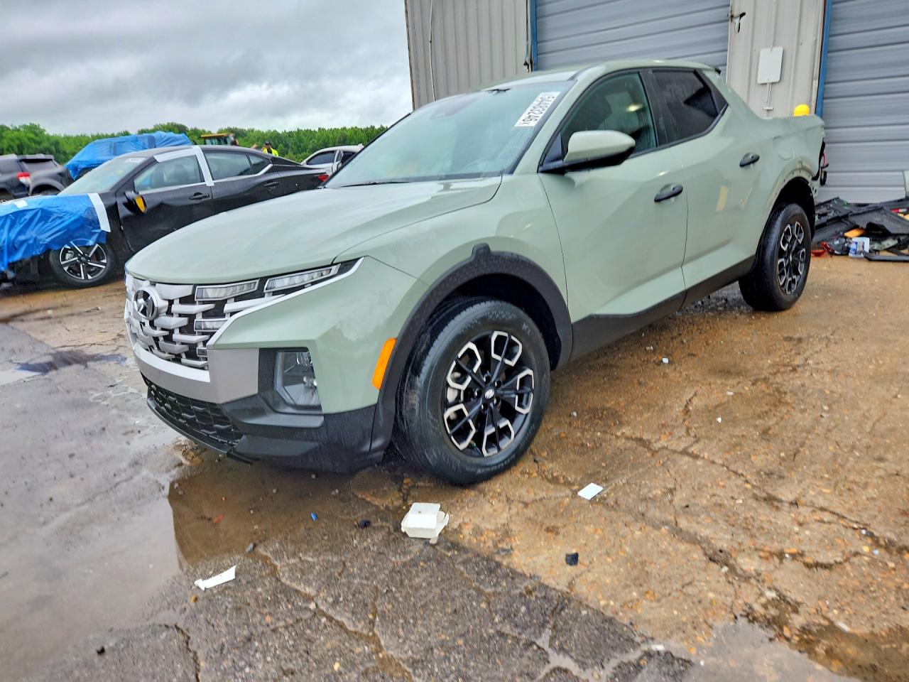 Salvage Hyundai SANTA CRUZ Image