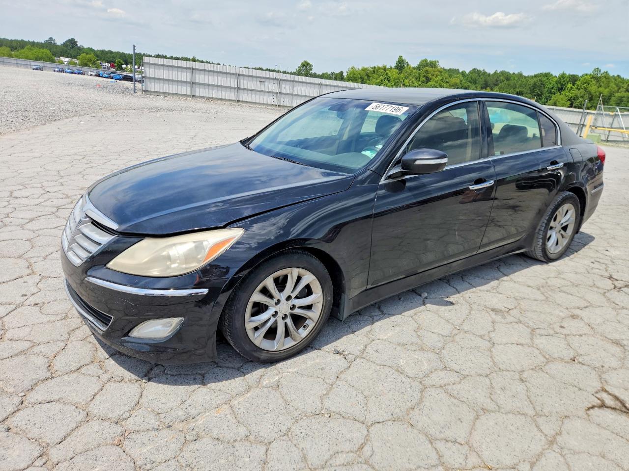 Salvage Hyundai Genesis Image