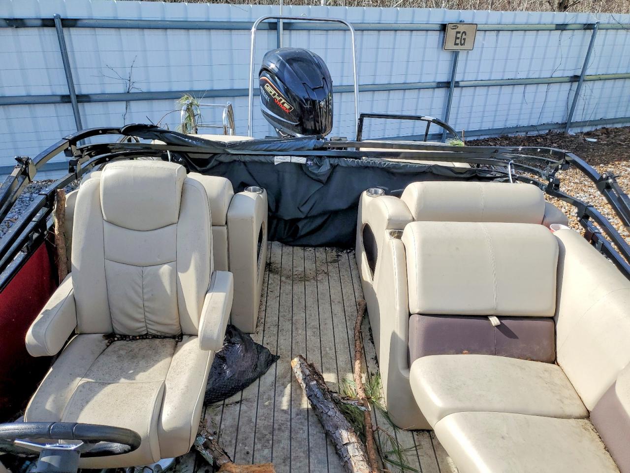 Sun Tracker Boat