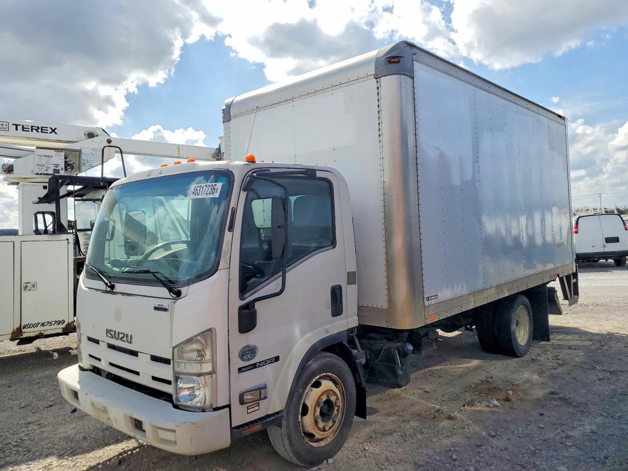 Salvage Isuzu Nqr Image