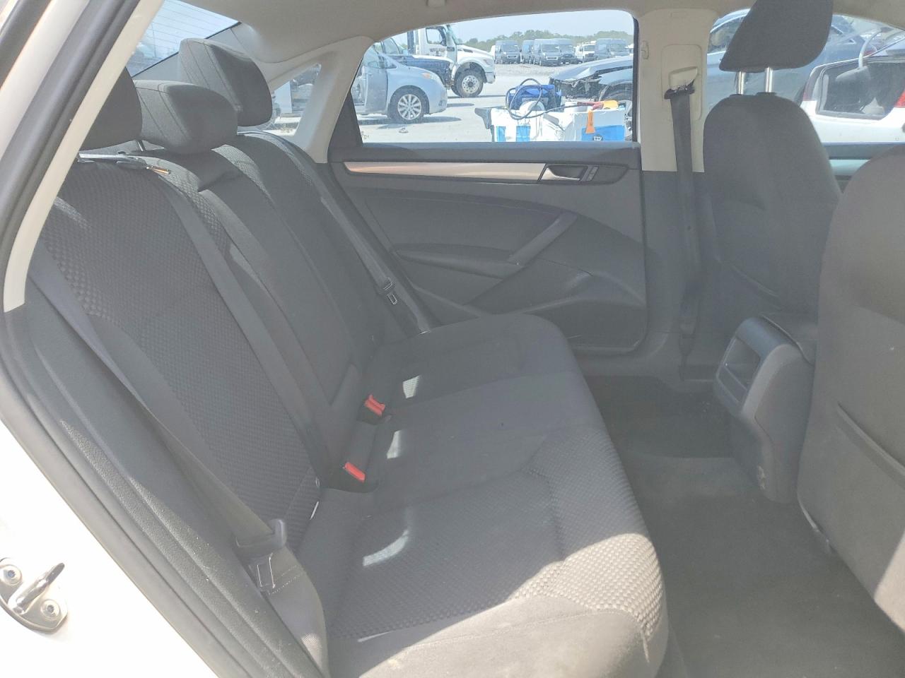 Volkswagen Passat S