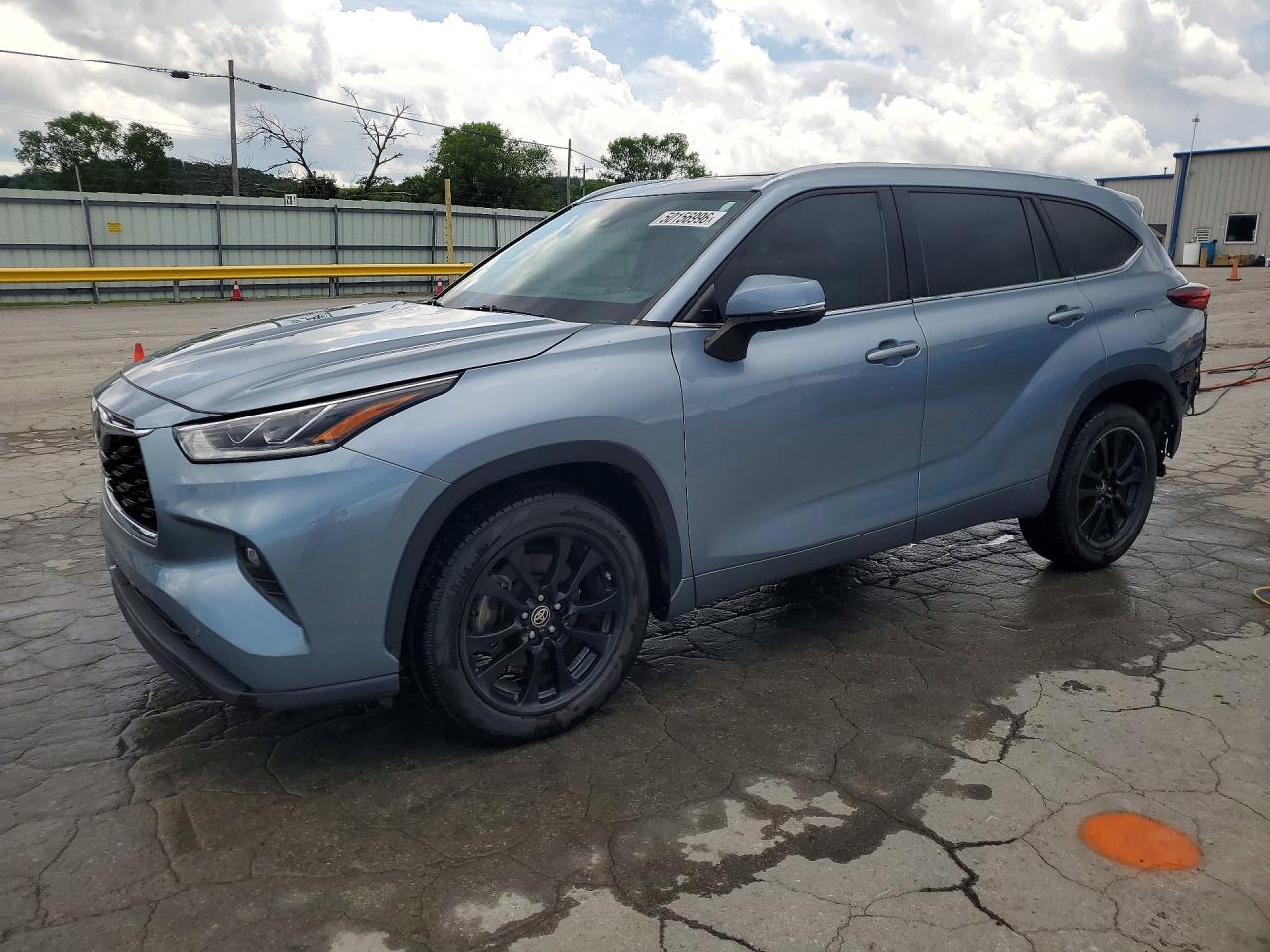 Salvage Toyota Highlander Image