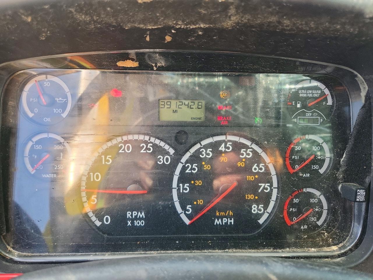 Freightliner M2 100