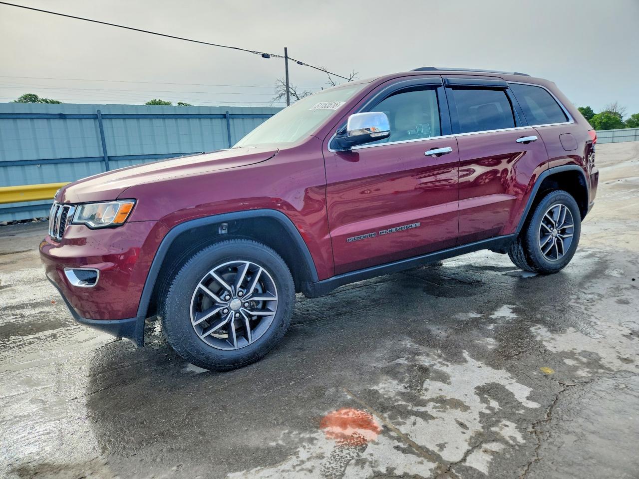 Salvage Jeep Cherokee Image