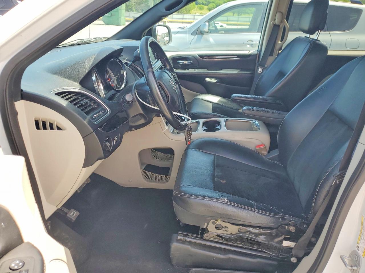 Dodge Caravan Sxt