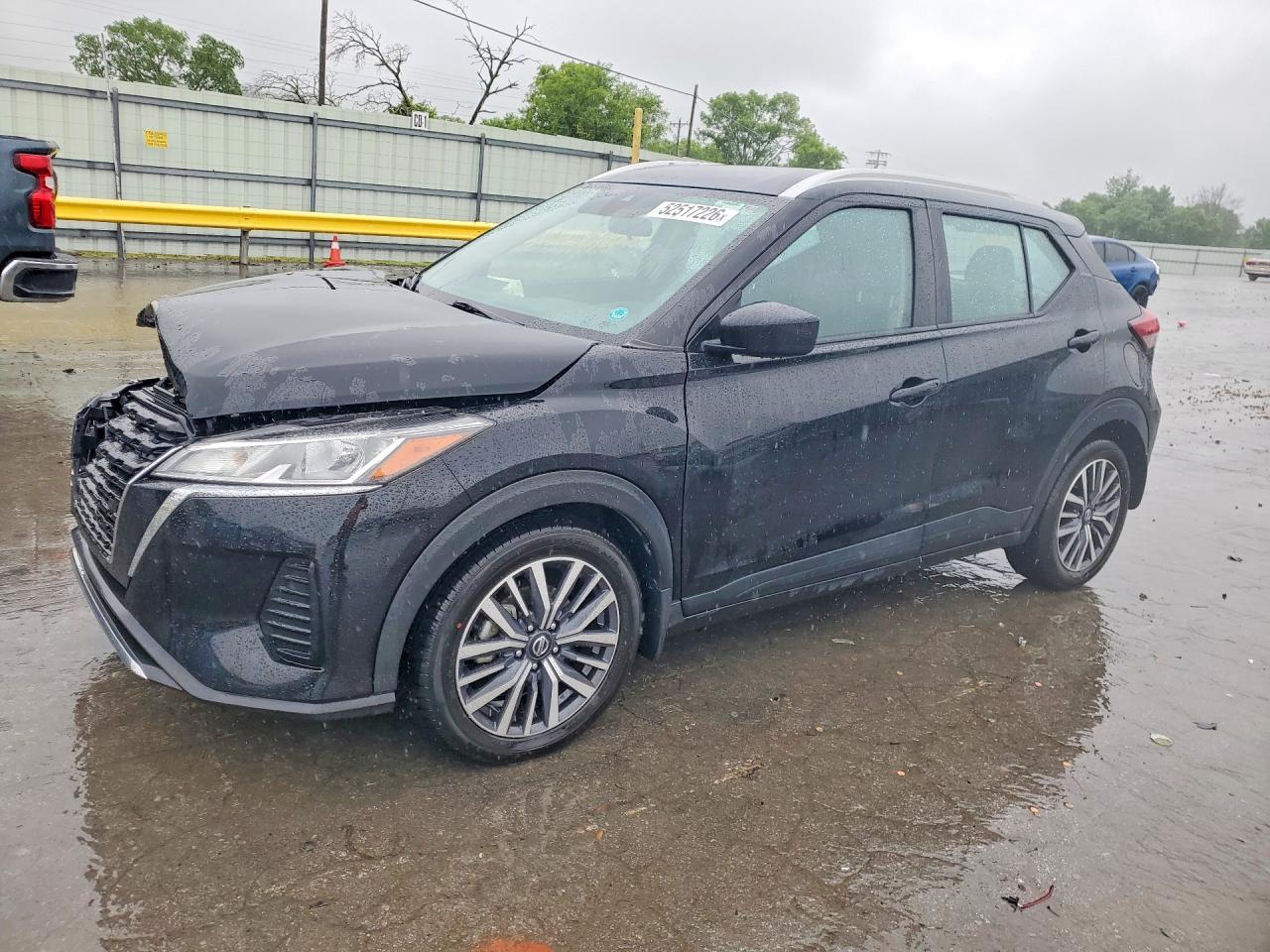 Salvage Nissan Kicks Image