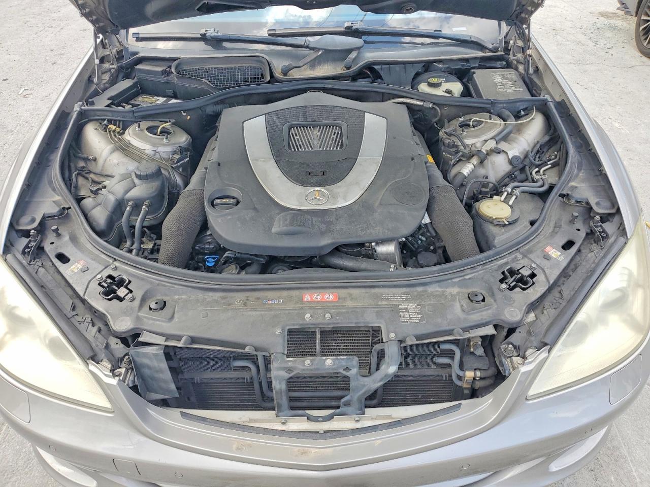 Mercedes-Benz S-Class 550