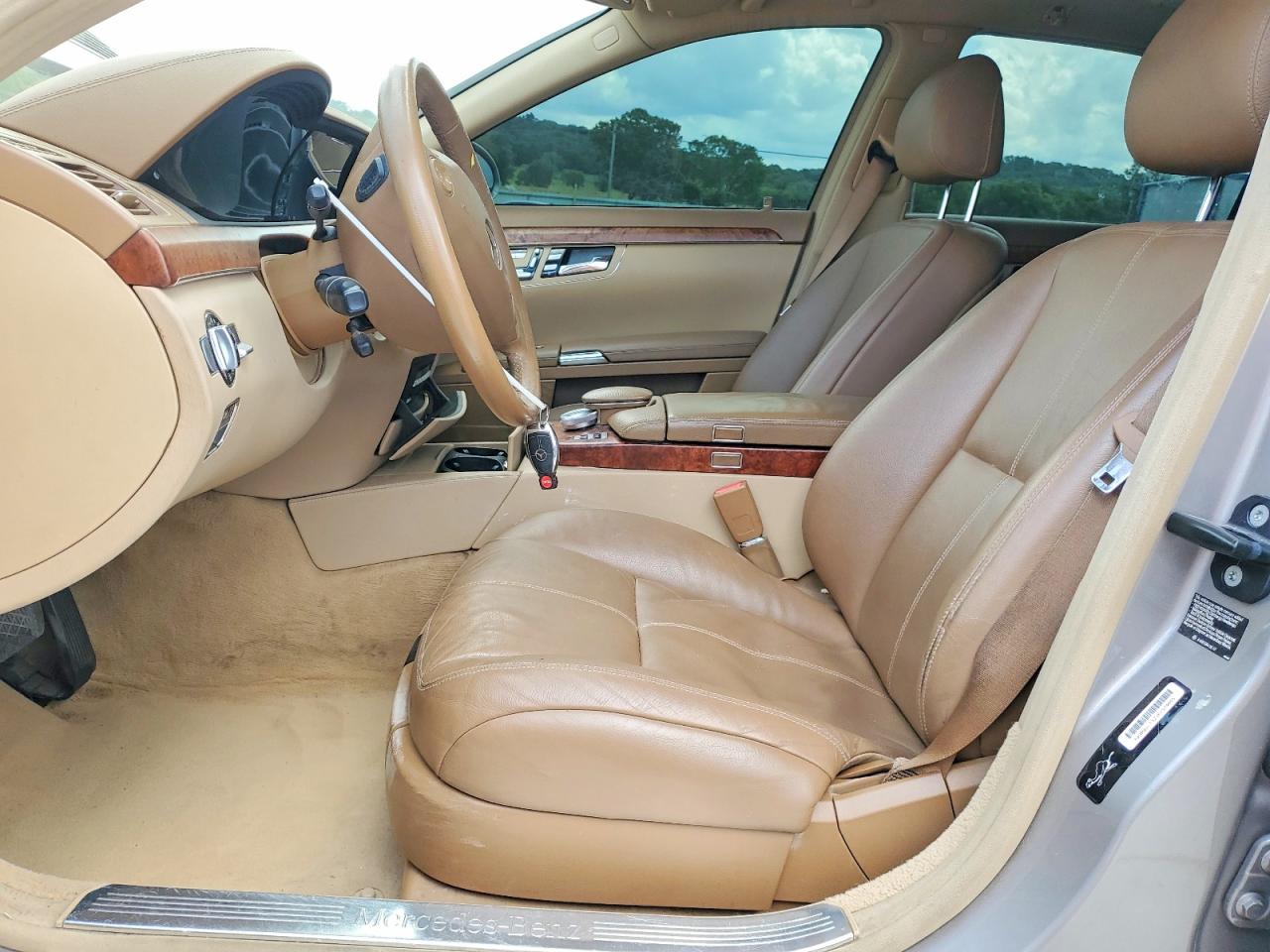 Mercedes-Benz S-Class 550
