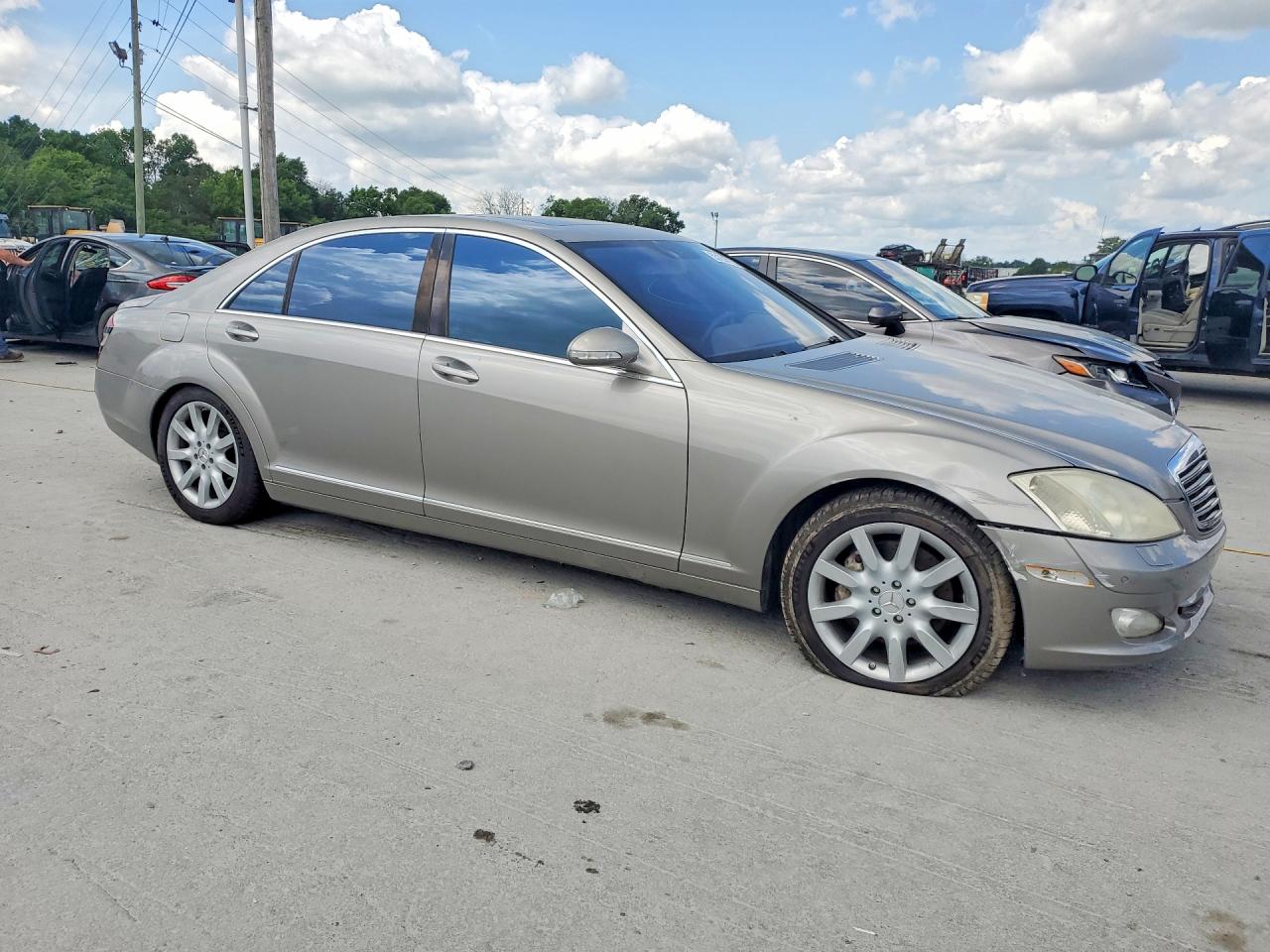 Mercedes-Benz S-Class 550