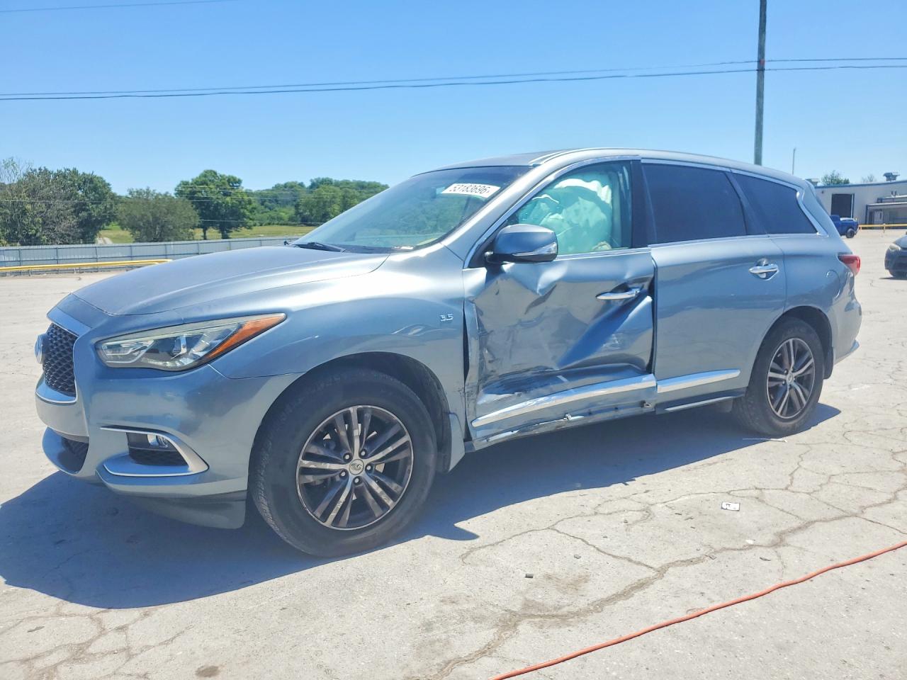 Salvage INFINITI Qx Image
