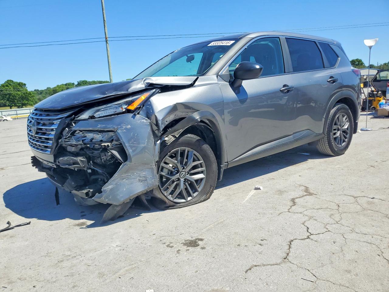 Salvage Nissan Rogue Image