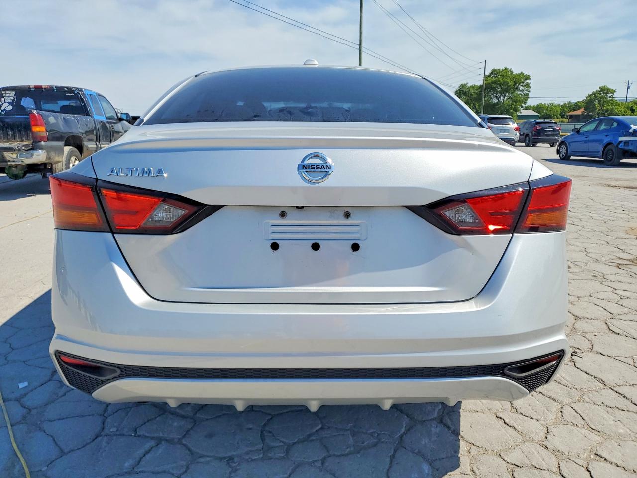 Nissan Altima S