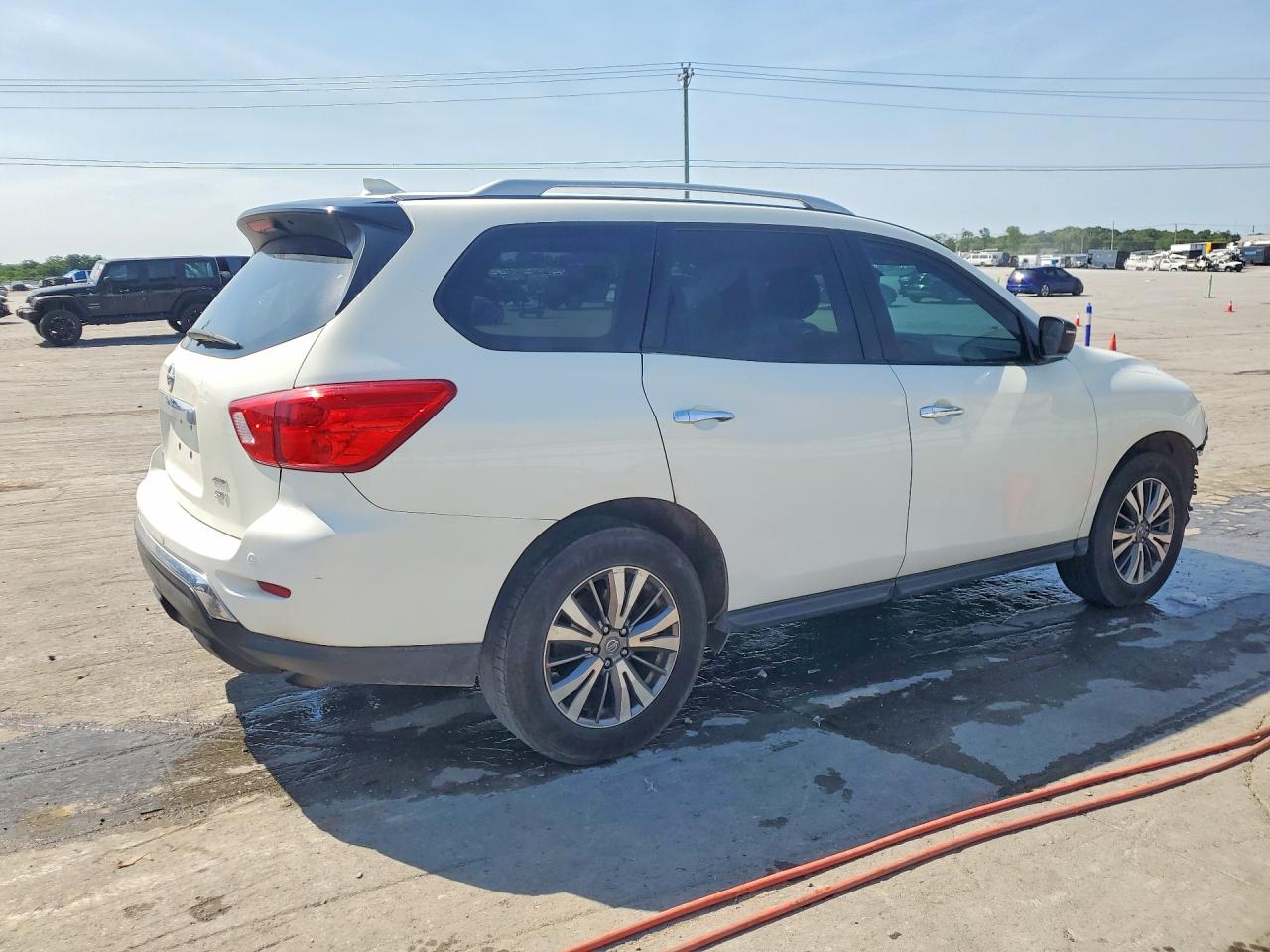 Nissan Pathfinder Sv