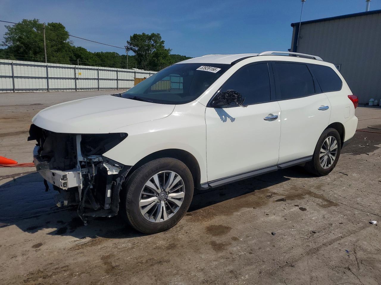 Salvage Nissan Pathfinder Image