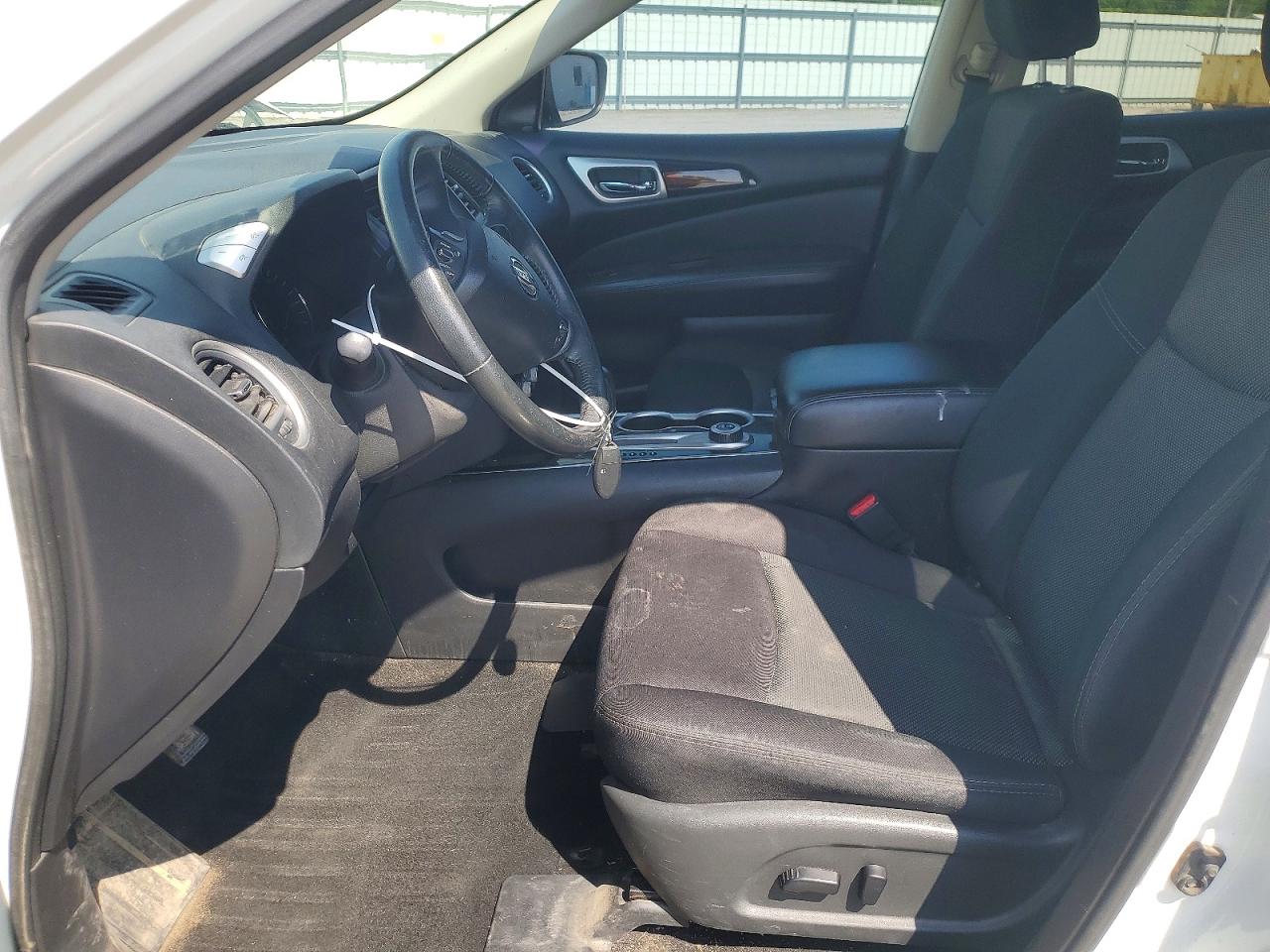 Nissan Pathfinder Sv