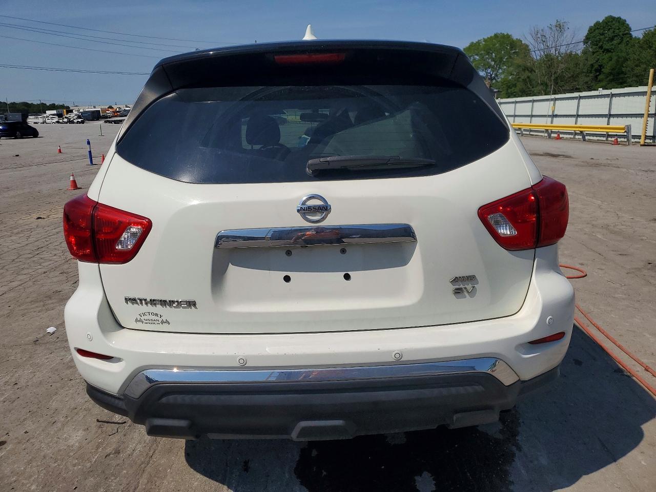 Nissan Pathfinder Sv