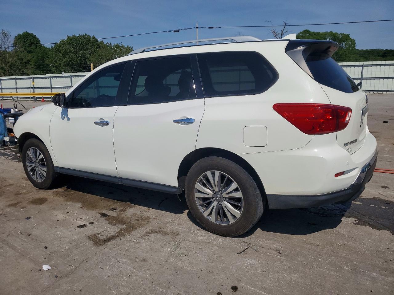 Nissan Pathfinder Sv