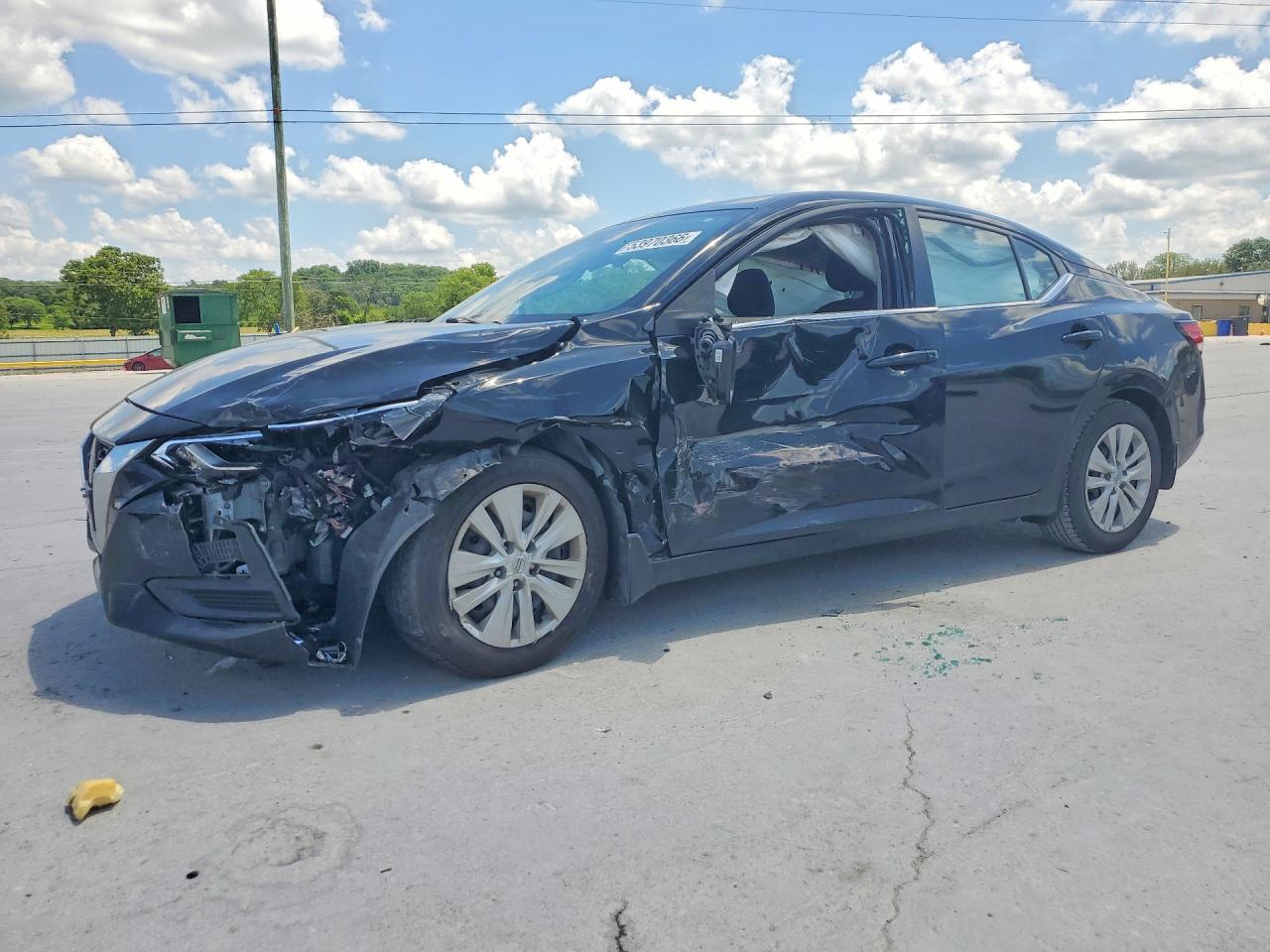 Salvage Nissan Sentra Image