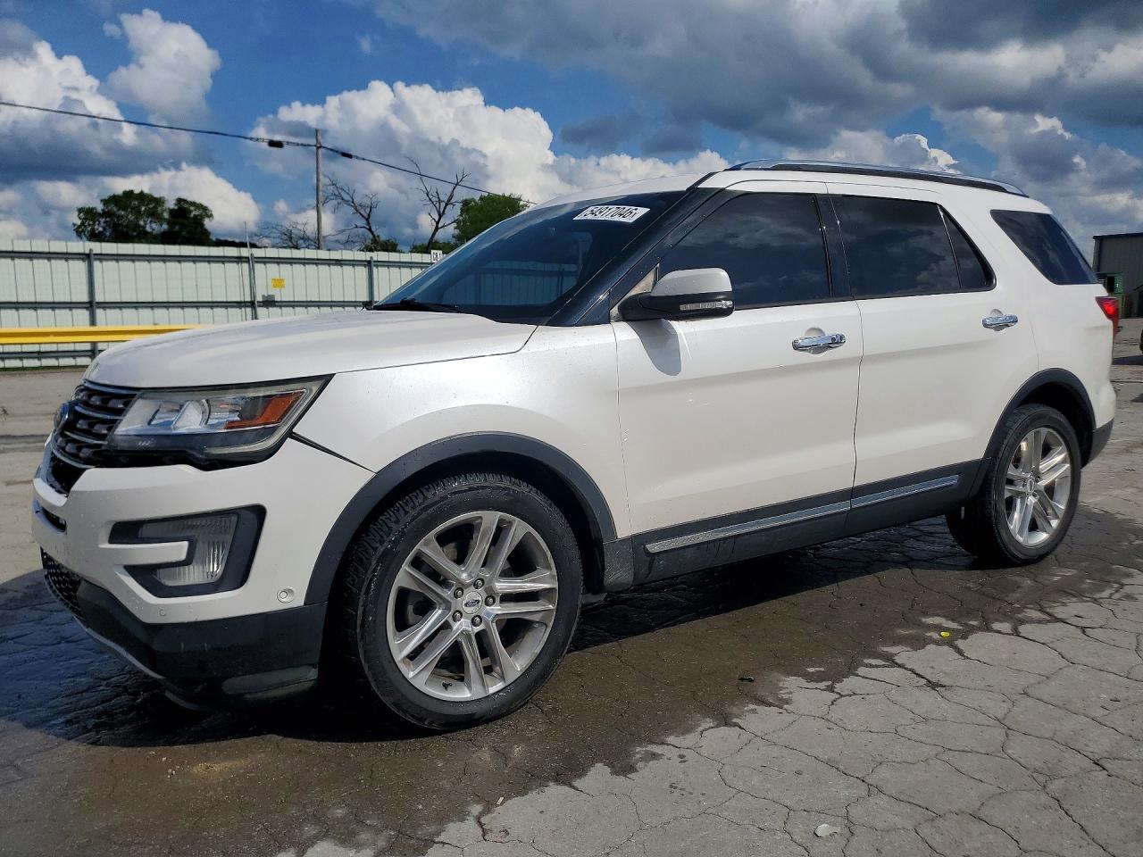 Salvage Ford Explorer Image