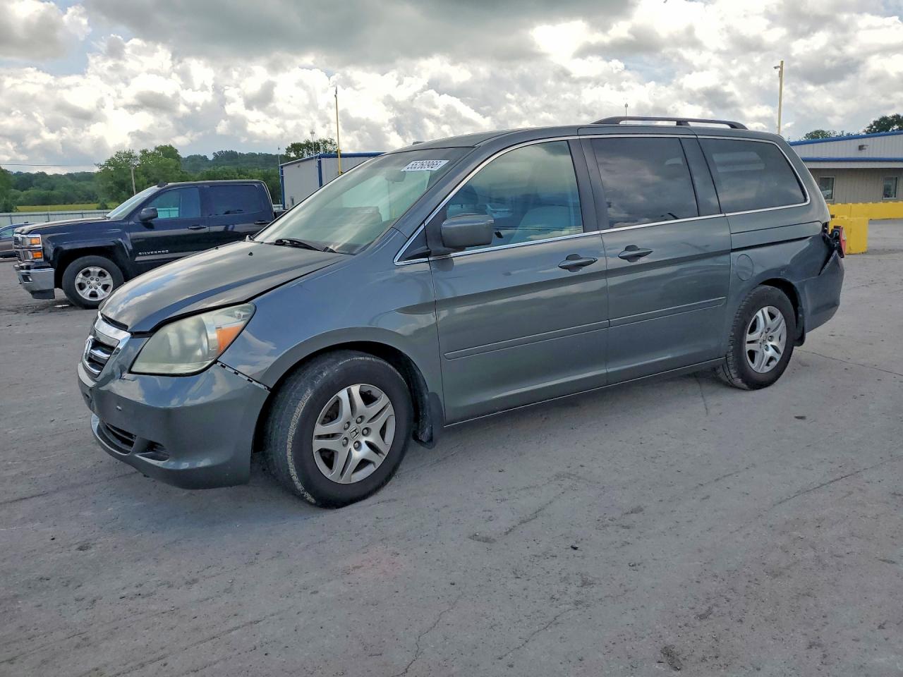 Salvage Honda Odyssey Image