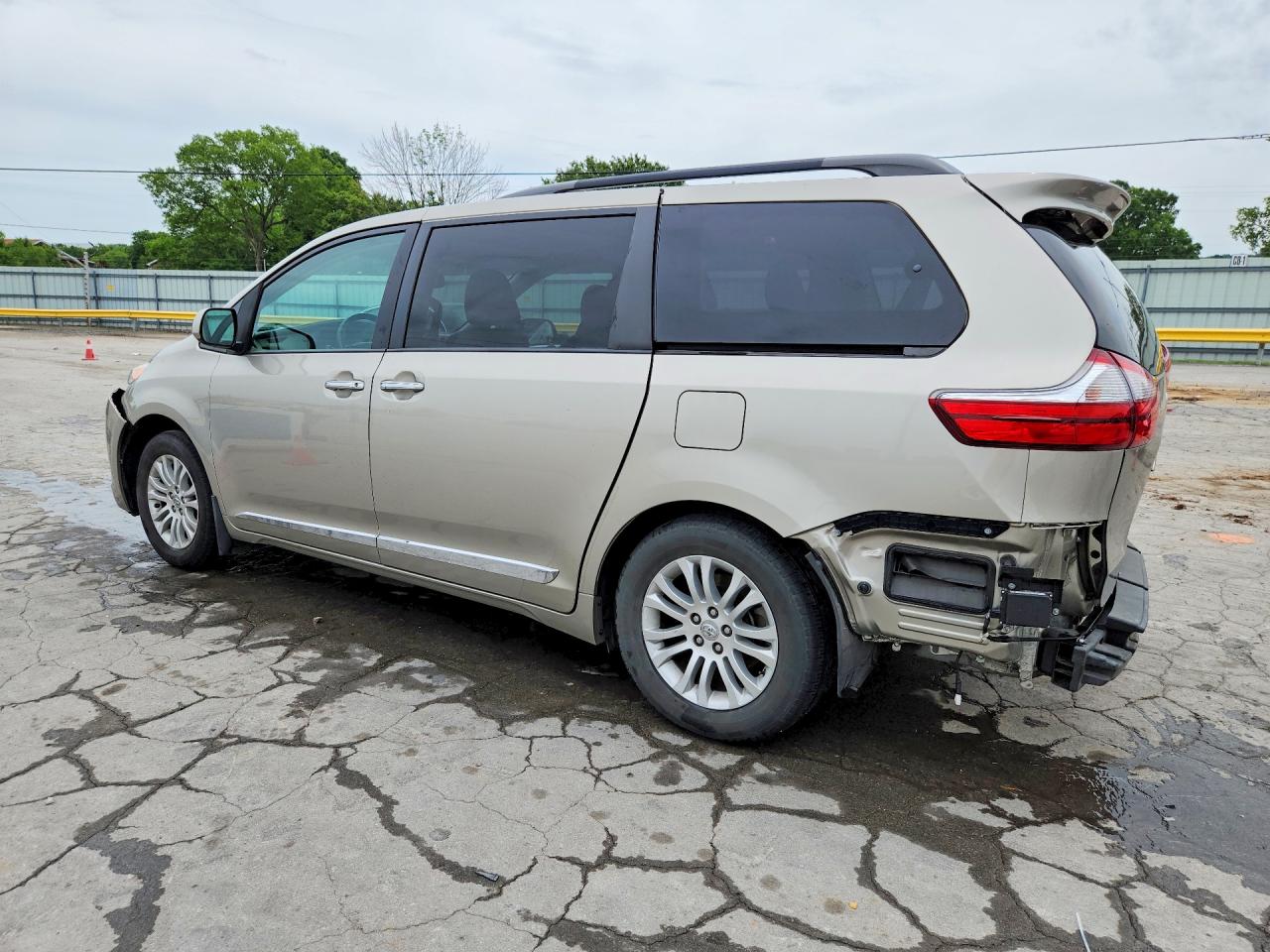 Toyota Sienna Xle Premium 8-passenger