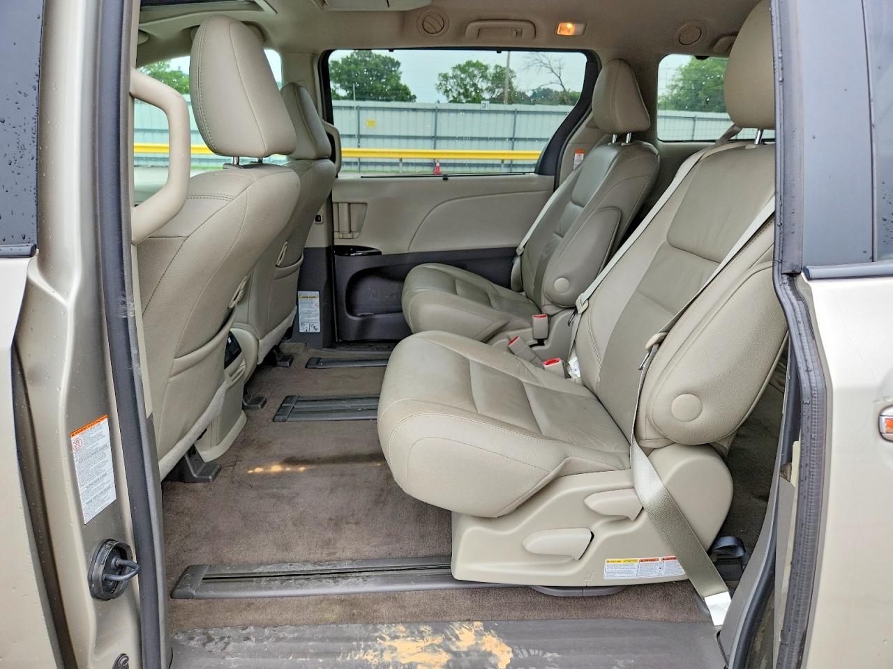 Toyota Sienna Xle Premium 8-passenger