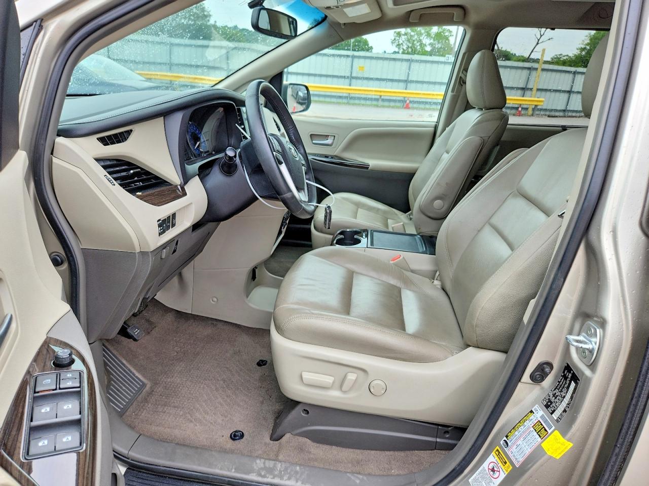 Toyota Sienna Xle Premium 8-passenger