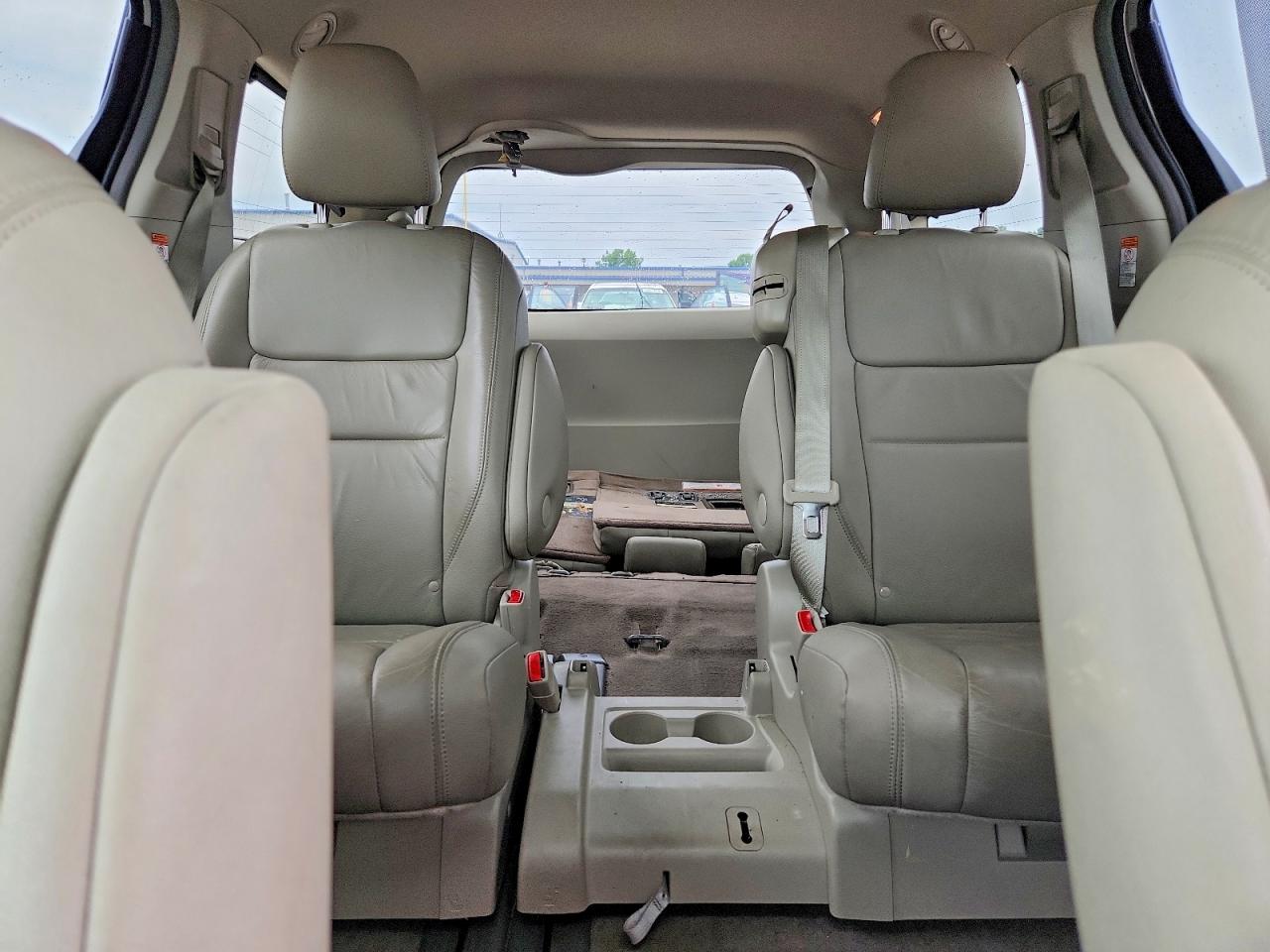 Toyota Sienna Xle Premium 8-passenger