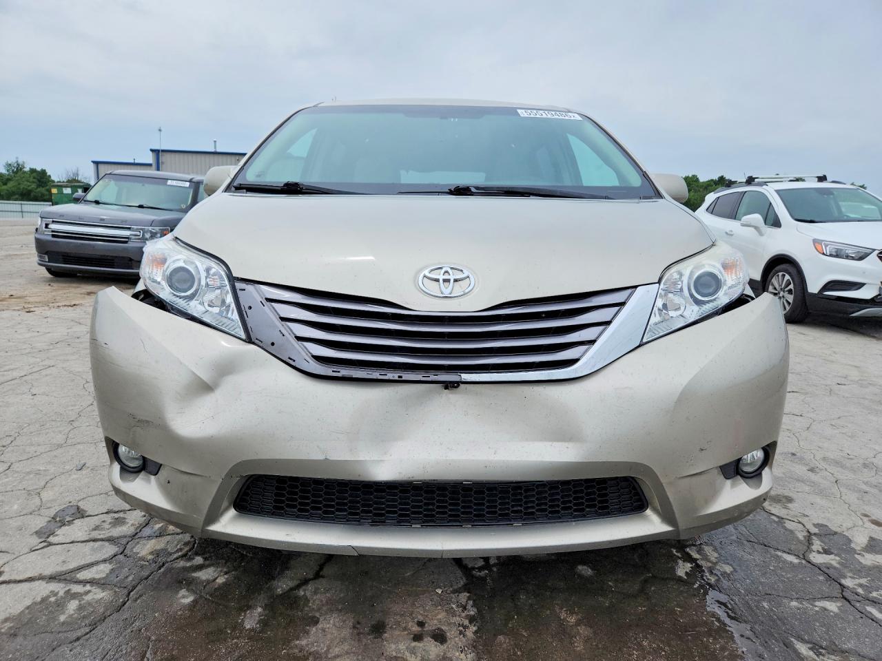 Toyota Sienna Xle Premium 8-passenger