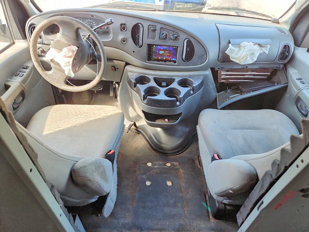 Ford Econoline E250 Van