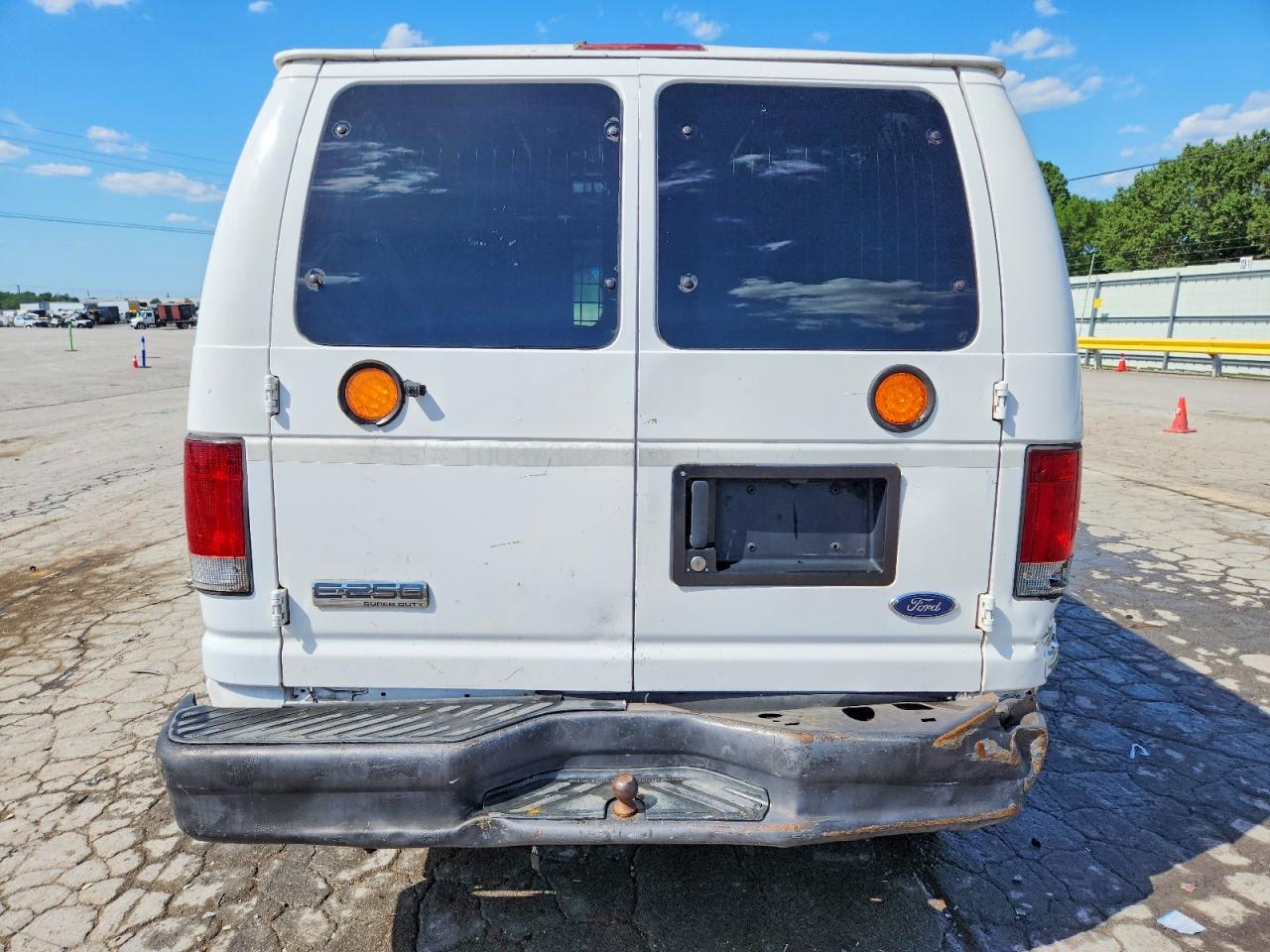 Ford Econoline E250 Van